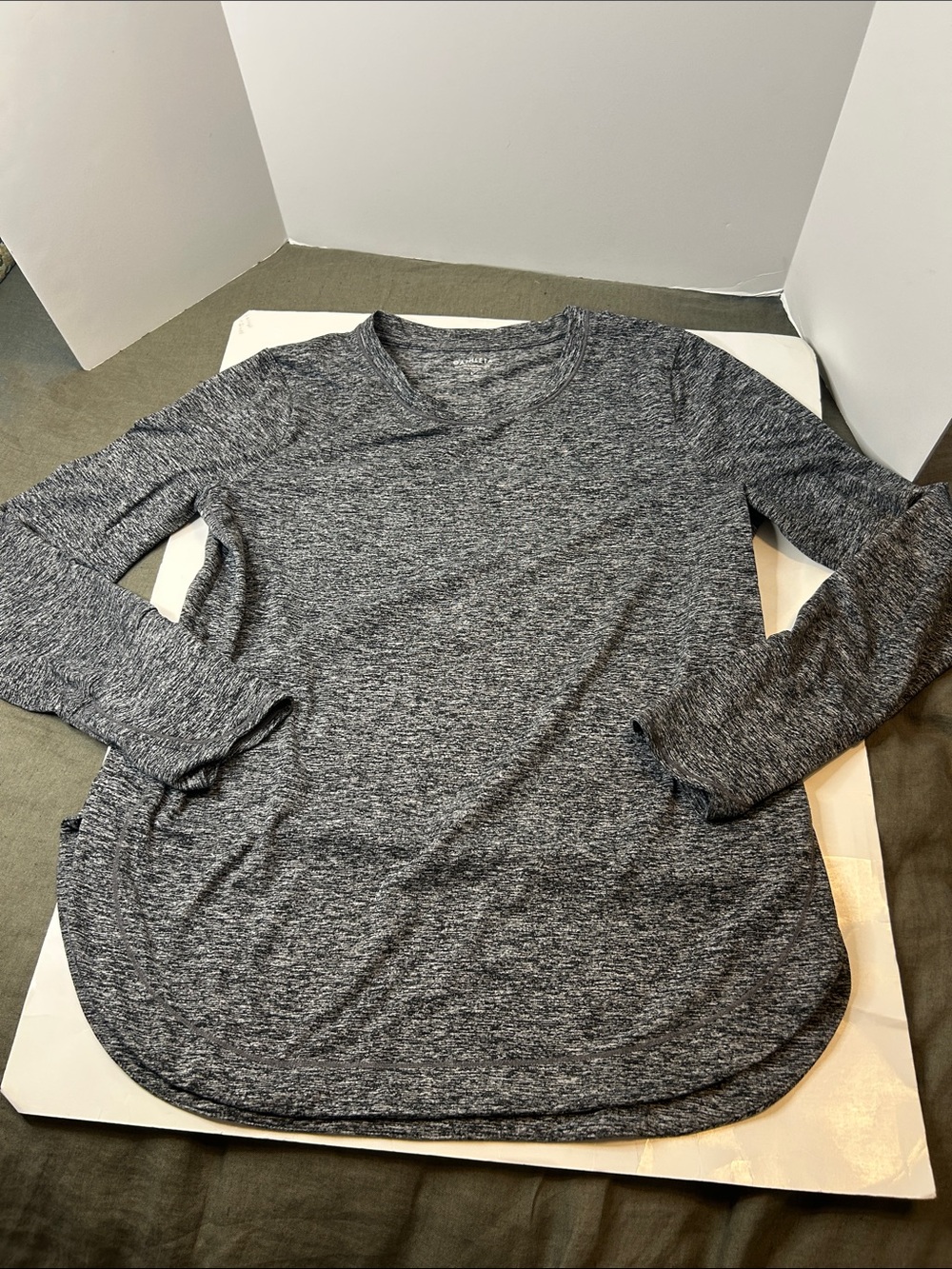 Athelta Women’s Long Sleeve, Supersoft,  Heathered Gray Tee
